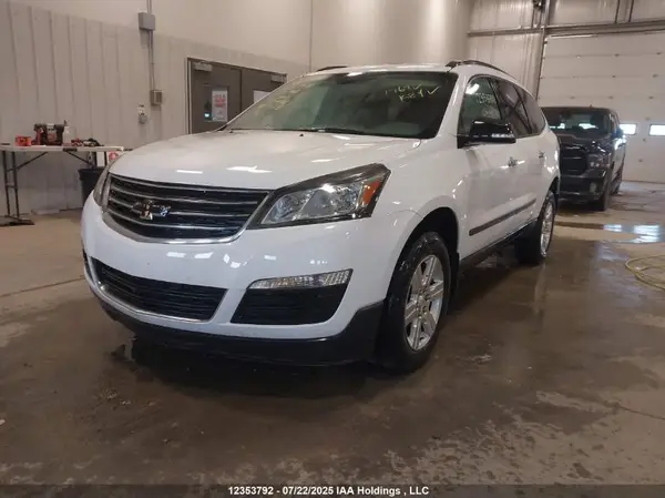 1GNKVFED1HJ345916 2017 CHEVROLET TRAVERSE - Image 2