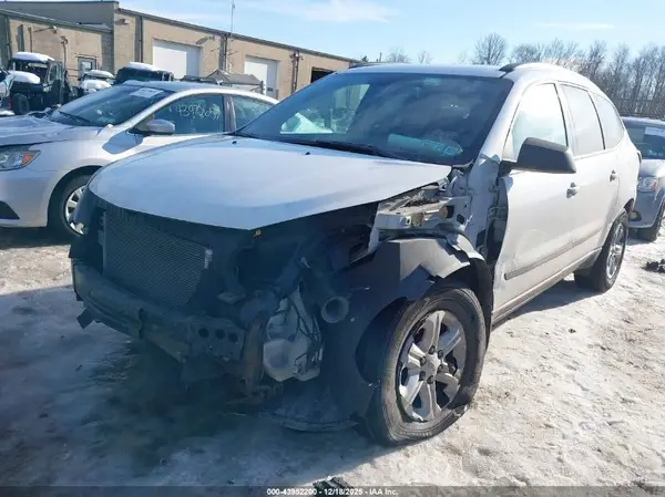 1GNKVFED2GJ183597 2016 CHEVROLET TRAVERSE - Image 2