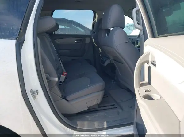1GNKVFED2GJ183597 2016 CHEVROLET TRAVERSE - Image 8