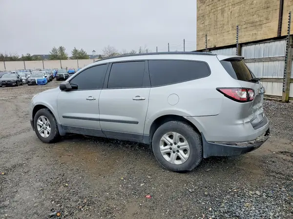 1GNKVFED2HJ150617 2017 CHEVROLET TRAVERSE - Image 2