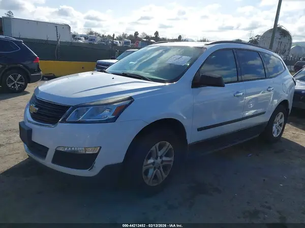 1GNKVFED2HJ165991 2017 CHEVROLET TRAVERSE - Image 2