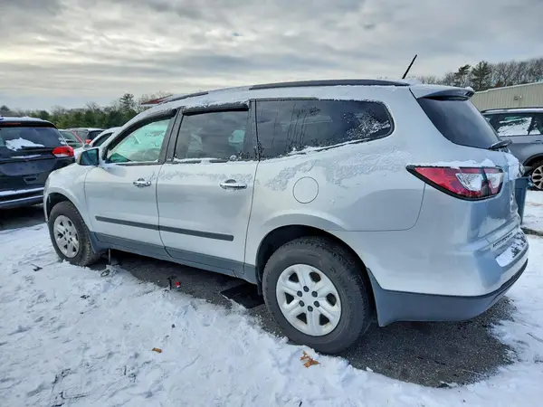 1GNKVFED2HJ268151 2017 CHEVROLET TRAVERSE - Image 2