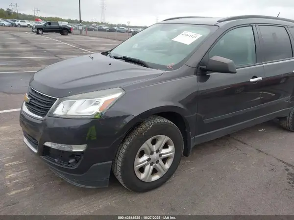 1GNKVFED3GJ208586 2016 CHEVROLET TRAVERSE - Image 2