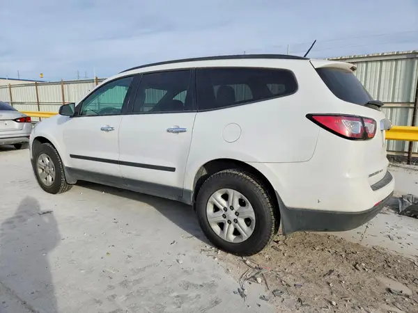 1GNKVFED3HJ215586 2017 CHEVROLET TRAVERSE - Image 2
