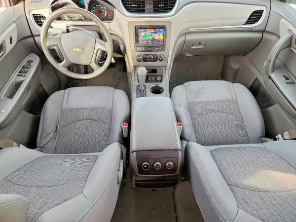1GNKVFED3HJ215586 2017 CHEVROLET TRAVERSE - Image 8