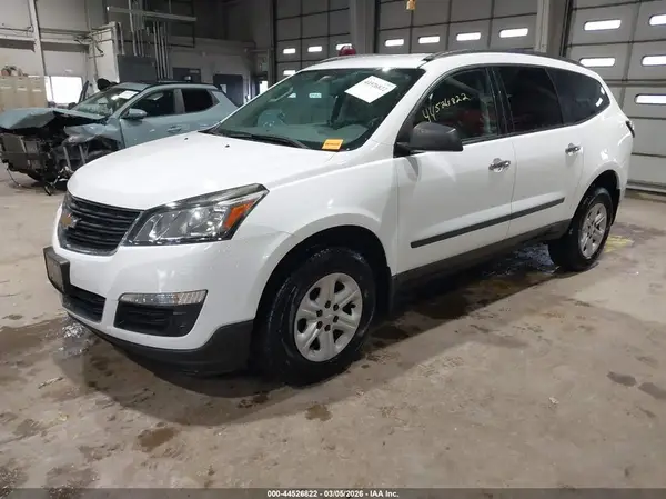 1GNKVFED3HJ220268 2017 CHEVROLET TRAVERSE - Image 2