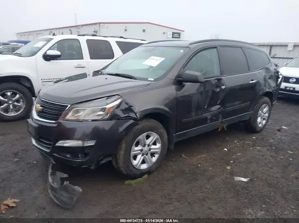 1GNKVFED4HJ106585 2017 CHEVROLET TRAVERSE - Image 2