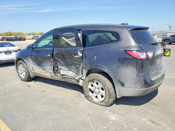 1GNKVFED4HJ144656 2017 CHEVROLET TRAVERSE - Image 2