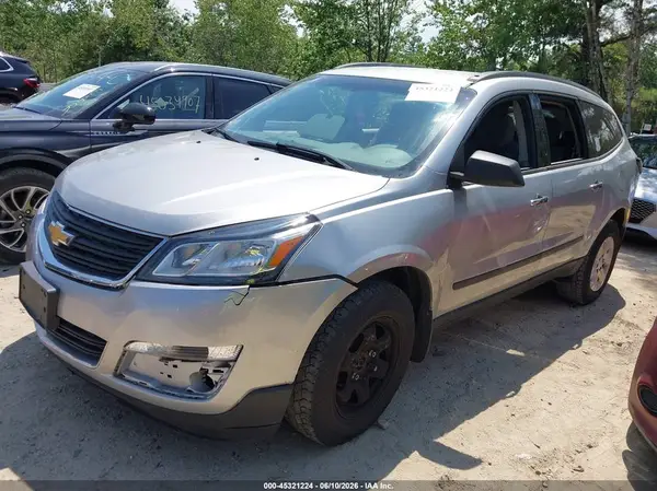 1GNKVFED4HJ170464 2017 CHEVROLET TRAVERSE - Image 2