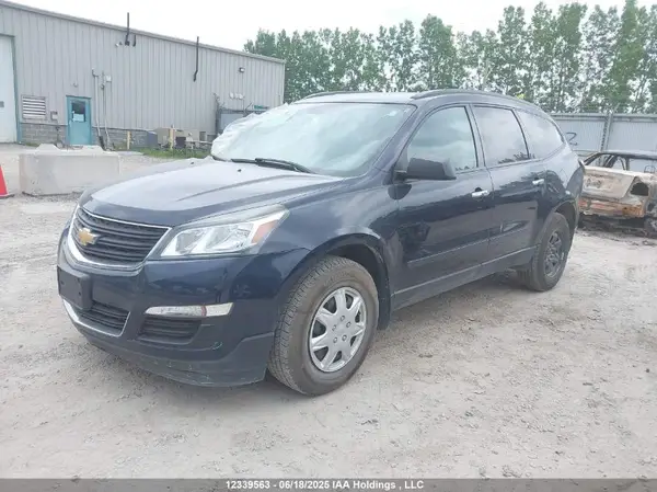 1GNKVFED4HJ212373 2017 CHEVROLET TRAVERSE - Image 2
