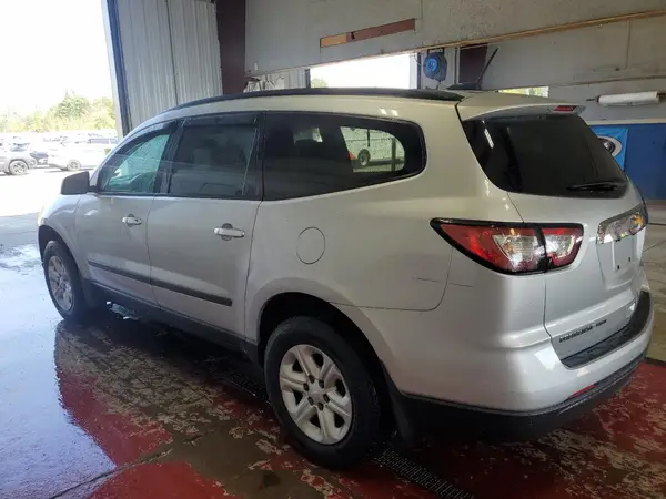 1GNKVFED4HJ214902 2017 CHEVROLET TRAVERSE - Image 2