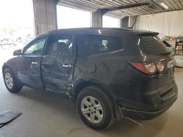 1GNKVFED4HJ240285 2017 CHEVROLET TRAVERSE - Image 2