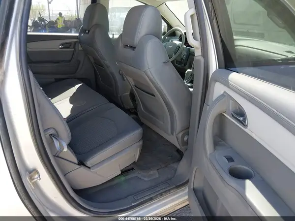 1GNKVFED4HJ305510 2017 CHEVROLET TRAVERSE - Image 8