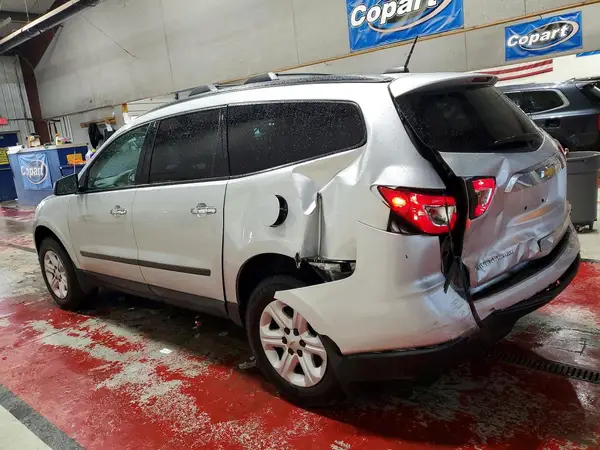1GNKVFED4HJ347871 2017 CHEVROLET TRAVERSE - Image 2