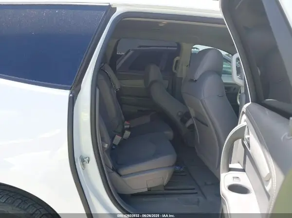 1GNKVFED5GJ112281 2016 CHEVROLET TRAVERSE - Image 8