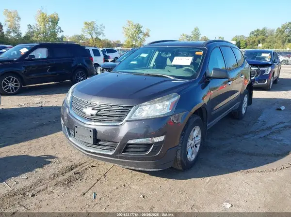 1GNKVFED5HJ136873 2017 CHEVROLET TRAVERSE - Image 2