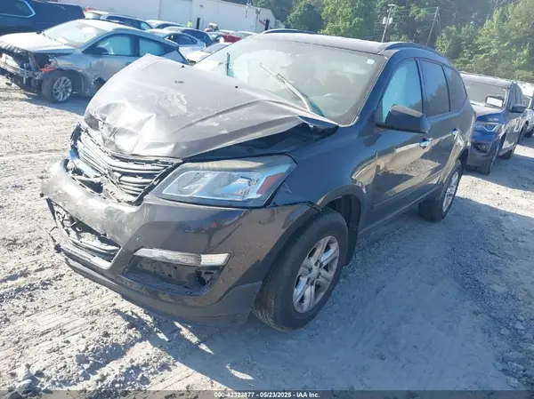 1GNKVFED5HJ185796 2017 CHEVROLET TRAVERSE - Image 2