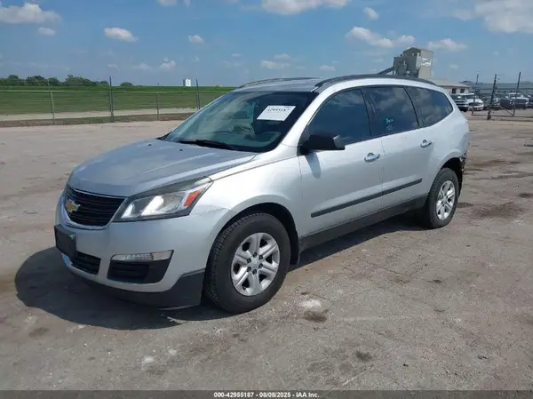 1GNKVFED5HJ221597 2017 CHEVROLET TRAVERSE - Image 2