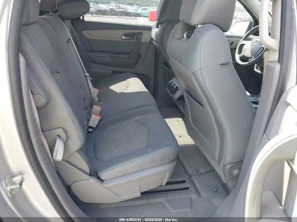 1GNKVFED5HJ221597 2017 CHEVROLET TRAVERSE - Image 8
