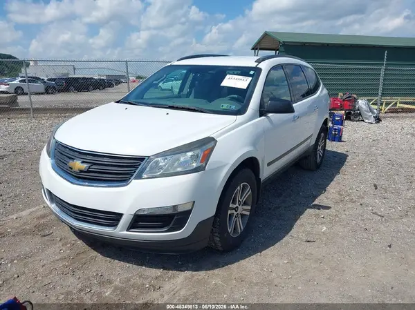 1GNKVFED5HJ290063 2017 CHEVROLET TRAVERSE - Image 2