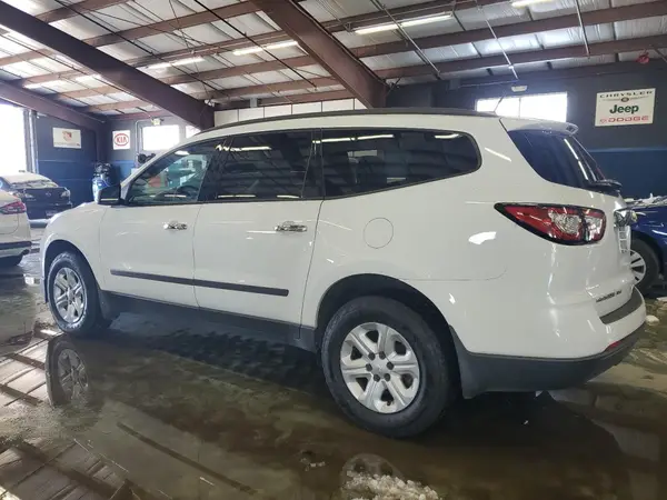 1GNKVFED6HJ102649 2017 CHEVROLET TRAVERSE - Image 2