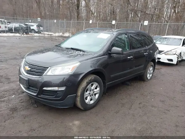 1GNKVFED6HJ119175 2017 CHEVROLET TRAVERSE - Image 2
