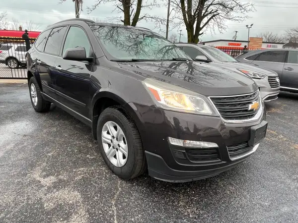1GNKVFED6HJ240658 2017 CHEVROLET TRAVERSE - Image 1