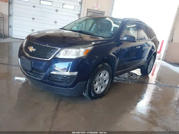 1GNKVFED6HJ288922 2017 CHEVROLET TRAVERSE - Image 2