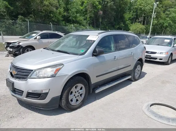 1GNKVFED6HJ299709 2017 CHEVROLET TRAVERSE - Image 2
