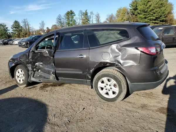 1GNKVFED7HJ158163 2017 CHEVROLET TRAVERSE - Image 2