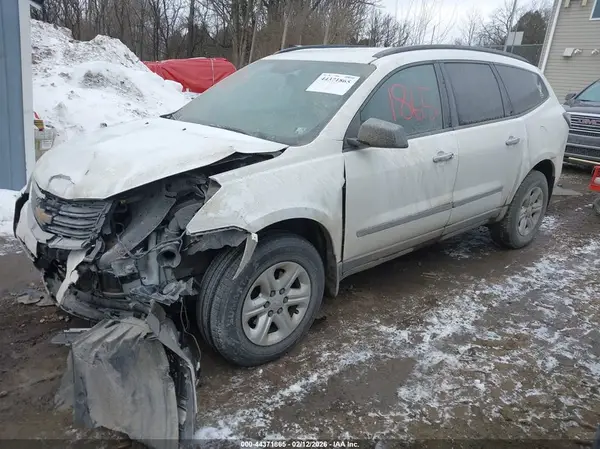 1GNKVFED7HJ200234 2017 CHEVROLET TRAVERSE - Image 2
