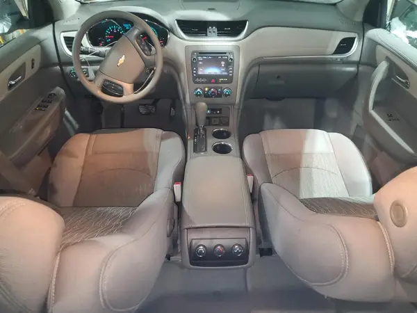 1GNKVFED7HJ261325 2017 CHEVROLET TRAVERSE - Image 8
