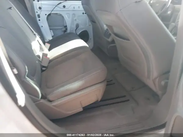 1GNKVFED8HJ227524 2017 CHEVROLET TRAVERSE - Image 8