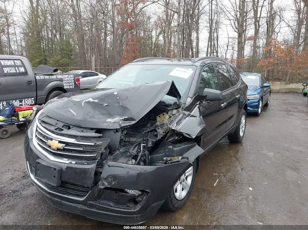 1GNKVFED8HJ243044 2017 CHEVROLET TRAVERSE - Image 2