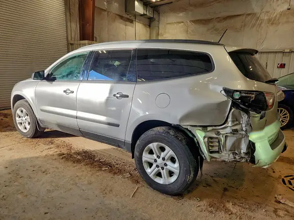 1GNKVFED8HJ293832 2017 CHEVROLET TRAVERSE - Image 2