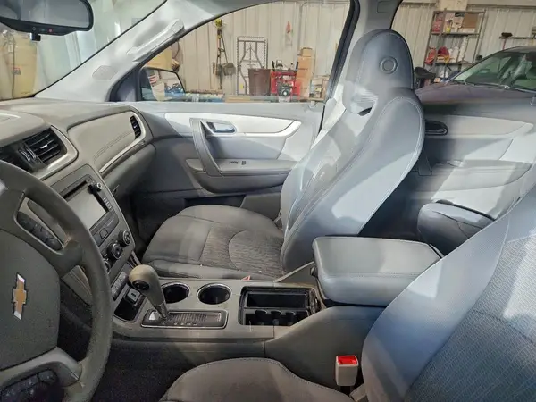1GNKVFED8HJ293832 2017 CHEVROLET TRAVERSE - Image 8