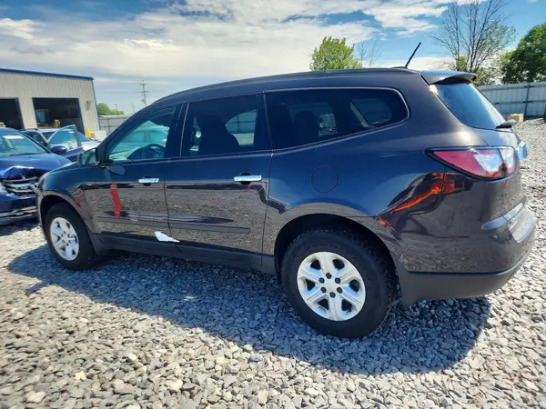 1GNKVFED9HJ295640 2017 CHEVROLET TRAVERSE - Image 2