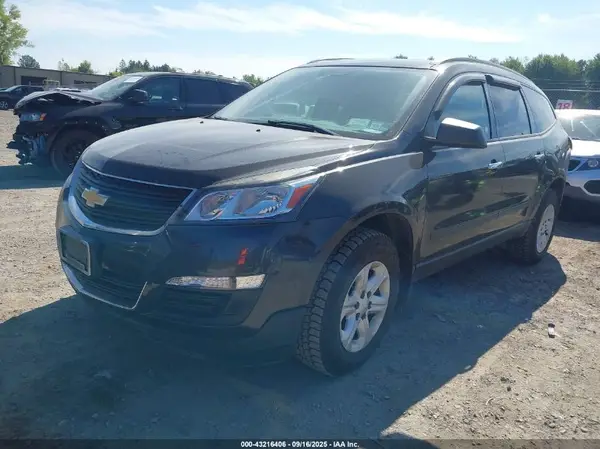 1GNKVFED9HJ310069 2017 CHEVROLET TRAVERSE - Image 2