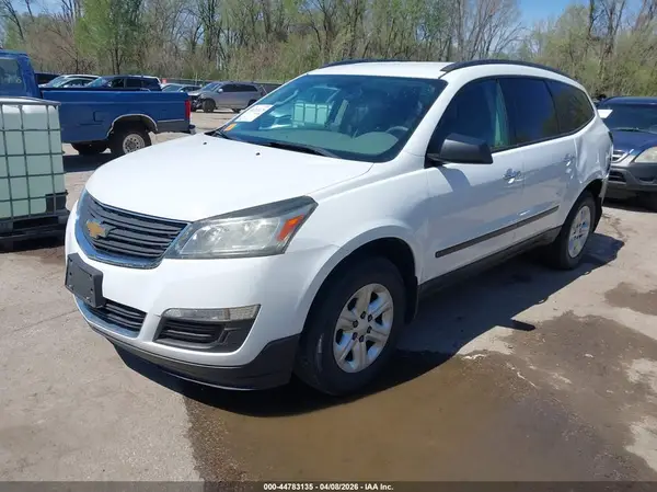 1GNKVFEDXHJ243062 2017 CHEVROLET TRAVERSE - Image 2