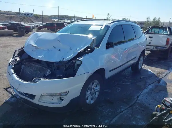 1GNKVFEDXHJ286512 2017 CHEVROLET TRAVERSE - Image 2