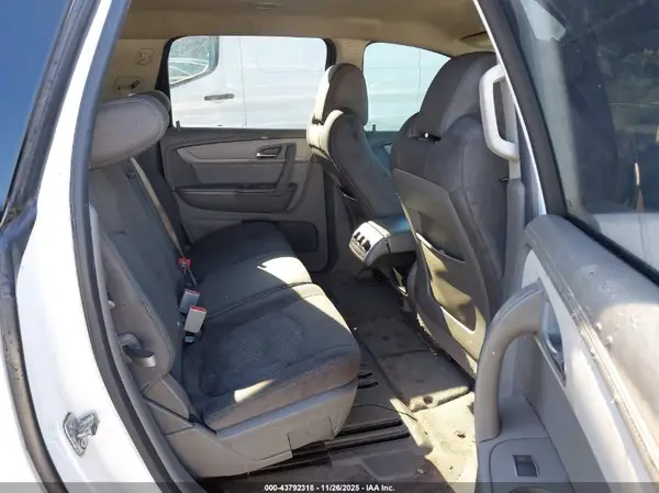 1GNKVFKD0GJ207870 2016 CHEVROLET TRAVERSE - Image 8