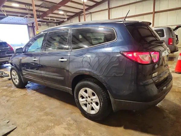 1GNKVFKD0GJ340130 2016 CHEVROLET TRAVERSE - Image 2