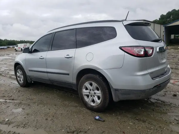 1GNKVFKD1GJ240960 2016 CHEVROLET TRAVERSE - Image 2