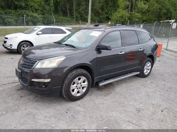 1GNKVFKD1GJ253952 2016 CHEVROLET TRAVERSE - Image 2