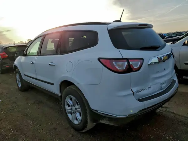 1GNKVFKD1HJ348674 2017 CHEVROLET TRAVERSE - Image 2