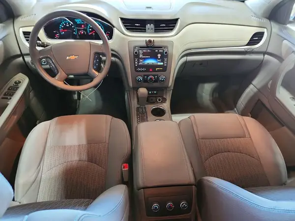 1GNKVFKD2HJ227460 2017 CHEVROLET TRAVERSE - Image 8