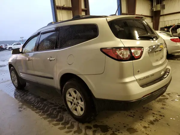 1GNKVFKD2HJ348263 2017 CHEVROLET TRAVERSE - Image 2