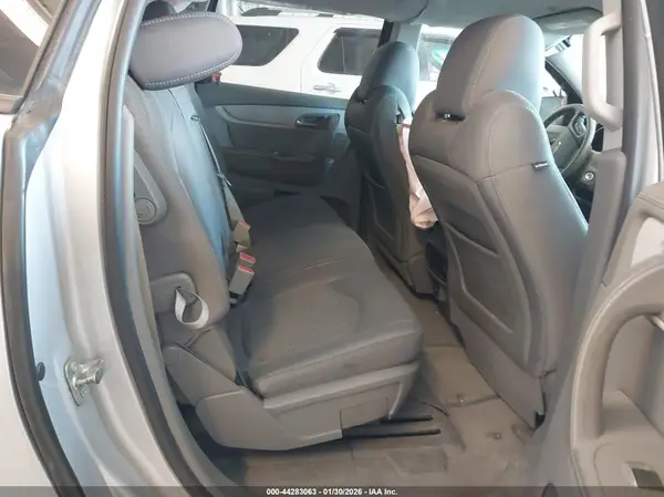 1GNKVFKD3HJ187566 2017 CHEVROLET TRAVERSE - Image 8