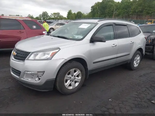 1GNKVFKD3HJ353567 2017 CHEVROLET TRAVERSE - Image 2