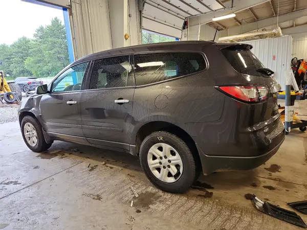 1GNKVFKD4GJ262869 2016 CHEVROLET TRAVERSE - Image 2